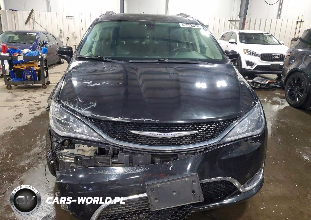 2020 Chrysler Pacifica Touring L VIN:2C4RC1BG7LR140233 - 5