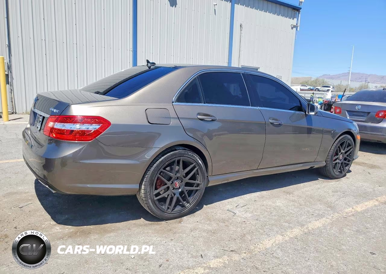 2010 Mercedes-Benz E 550 4Matic VIN:WDDHF9AB9AA130267 - 3