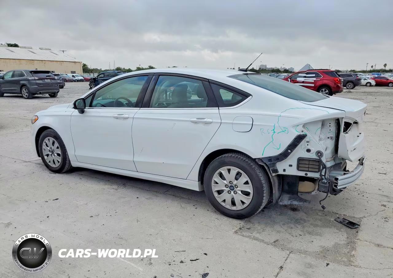 2019 Ford Fusion S VIN:3FA6P0G70KR283212 - 2