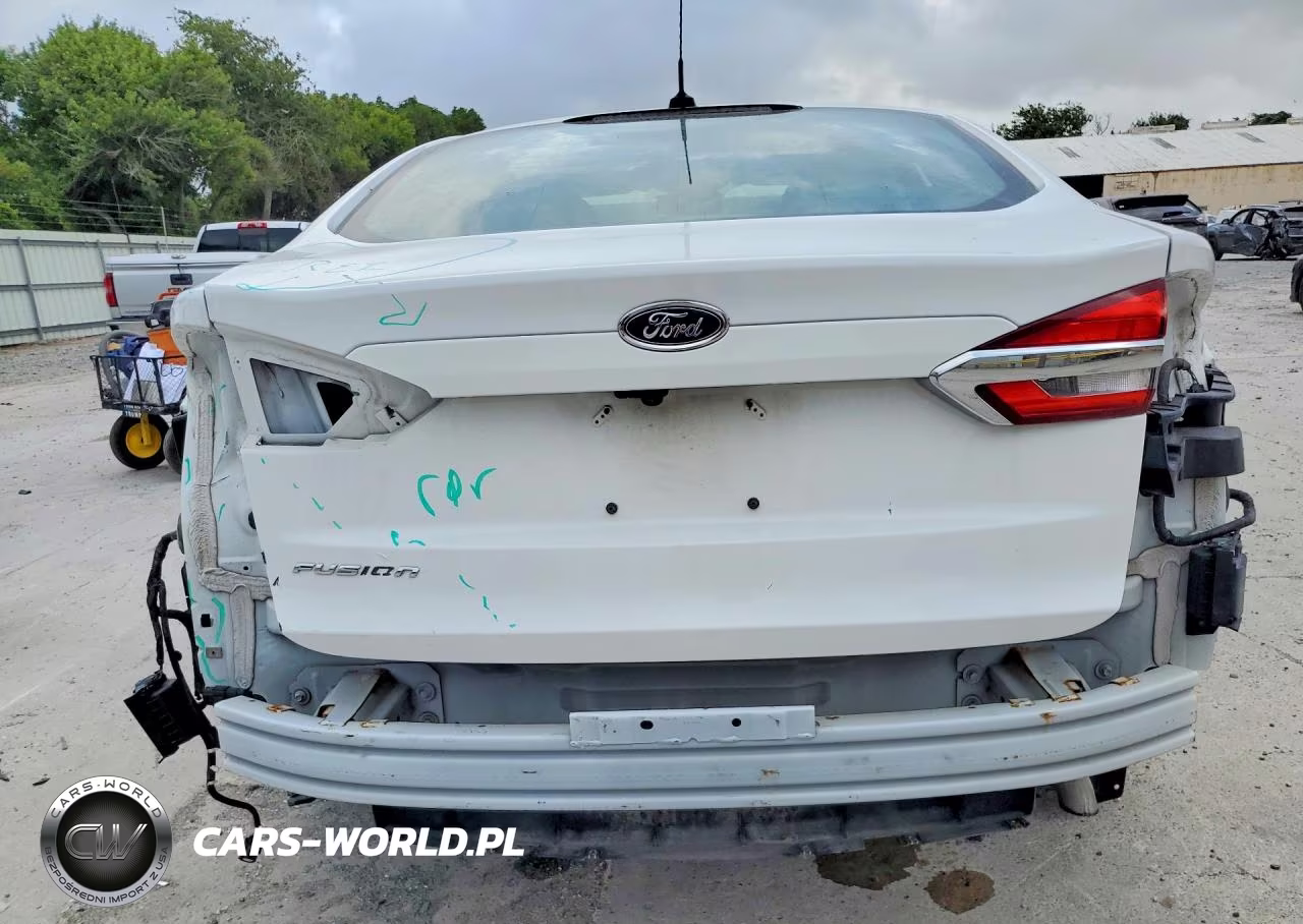 2019 Ford Fusion S VIN:3FA6P0G70KR283212 - 6