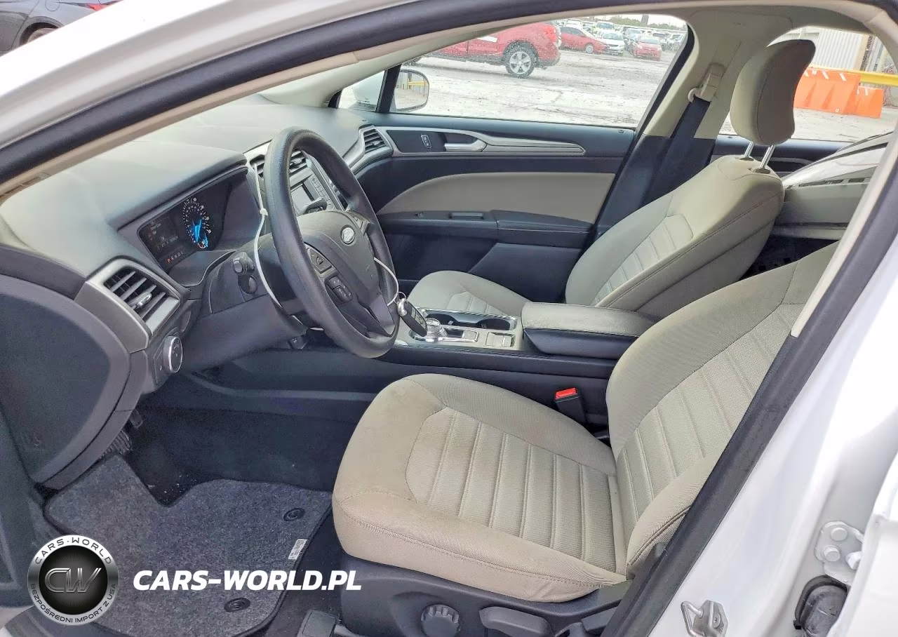 2019 Ford Fusion S VIN:3FA6P0G70KR283212 - 7