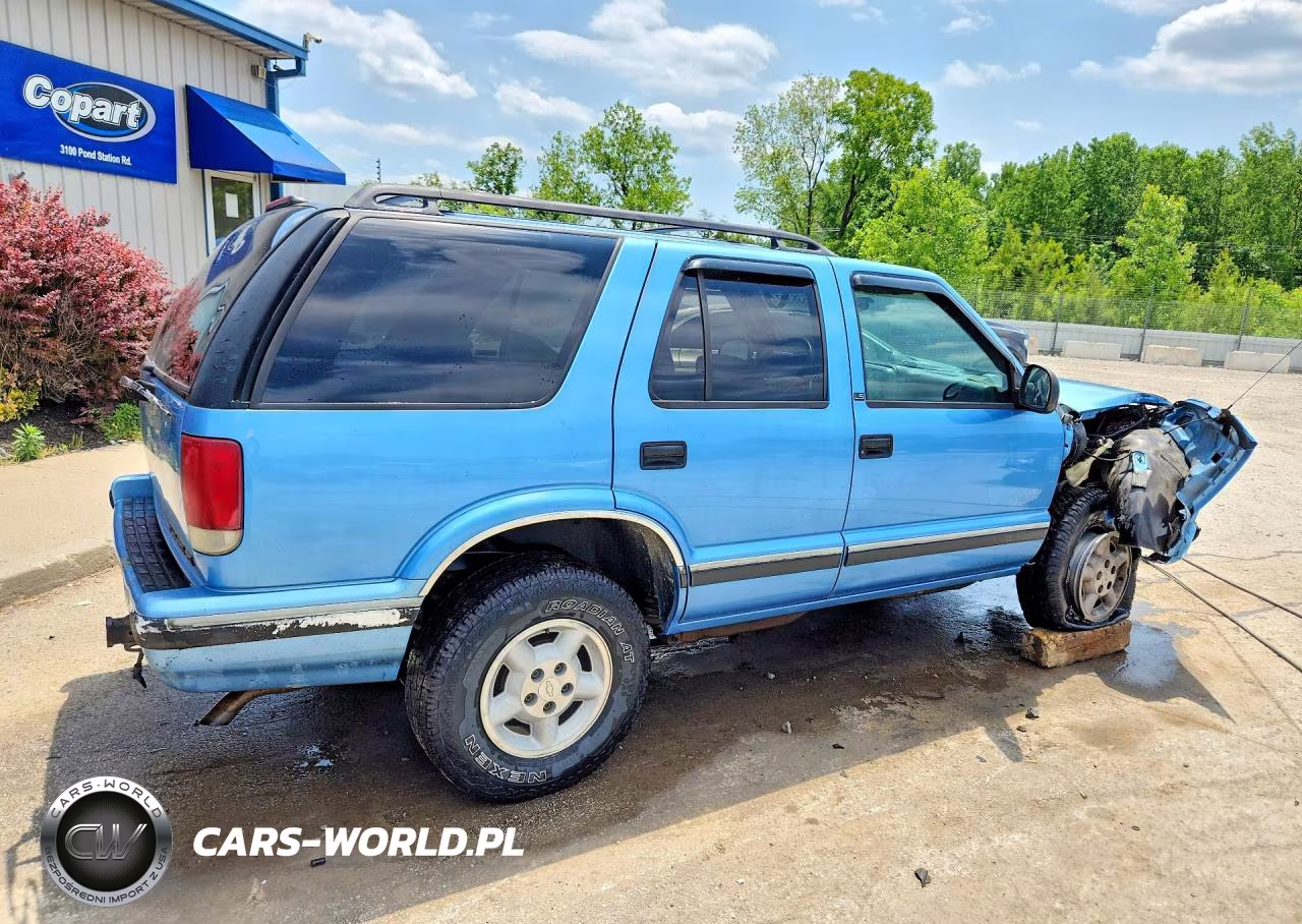 1996 Chevrolet Blazer VIN:1GNDT13W6T2220256 - 3