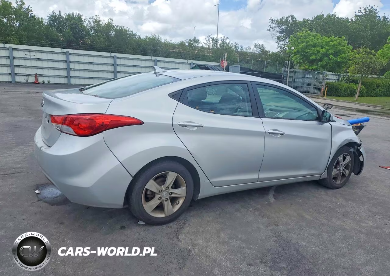 2012 Hyundai Elantra VIN:KMHDH4AE3CU328761 - 3