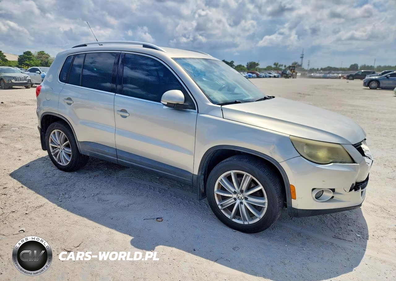 2010 Volkswagen Tiguan S VIN:WVGAV7AX0AW520963 - 4