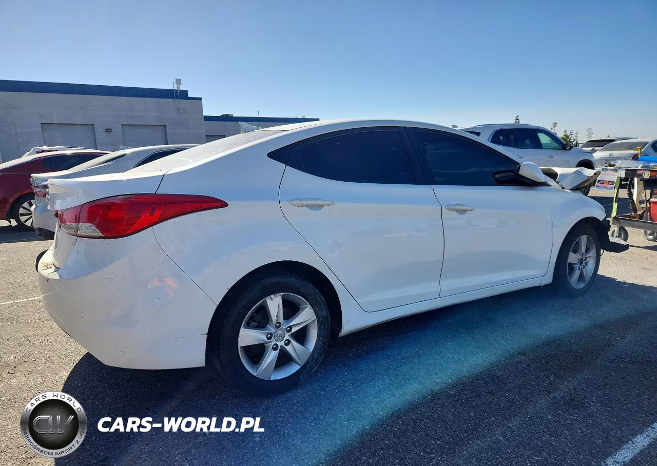 2013 Hyundai Elantra Gls VIN:5NPDH4AE6DH290426 - 3