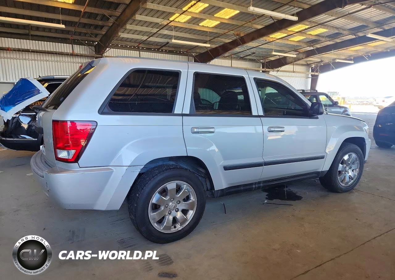 2007 Jeep Grand Cherokee Laredo VIN:1J8GR48KX7C602312 - 3