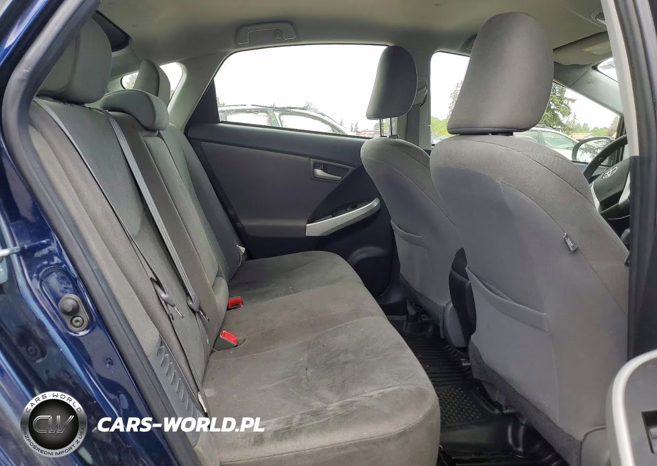 2015 Toyota Prius Two VIN:JTDKN3DU0F0483927 - 11