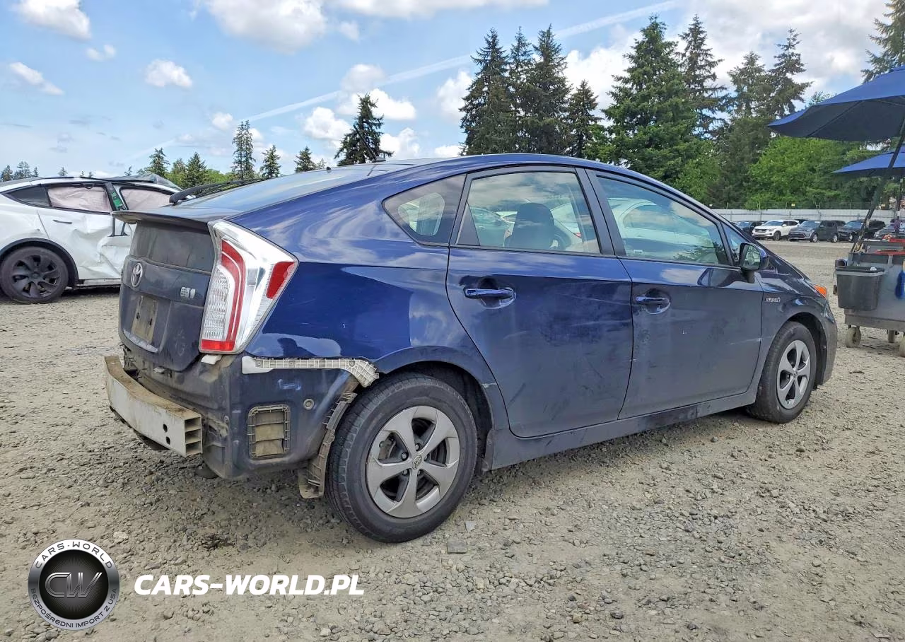 2015 Toyota Prius Two VIN:JTDKN3DU0F0483927 - 3