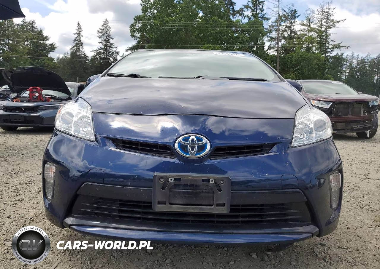 2015 Toyota Prius Two VIN:JTDKN3DU0F0483927 - 5