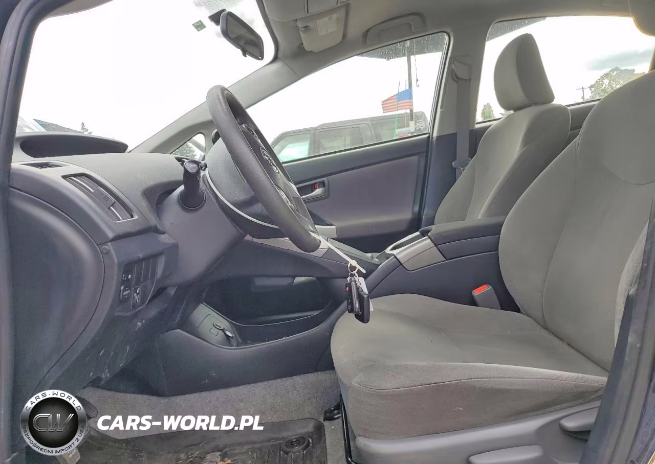 2015 Toyota Prius Two VIN:JTDKN3DU0F0483927 - 7