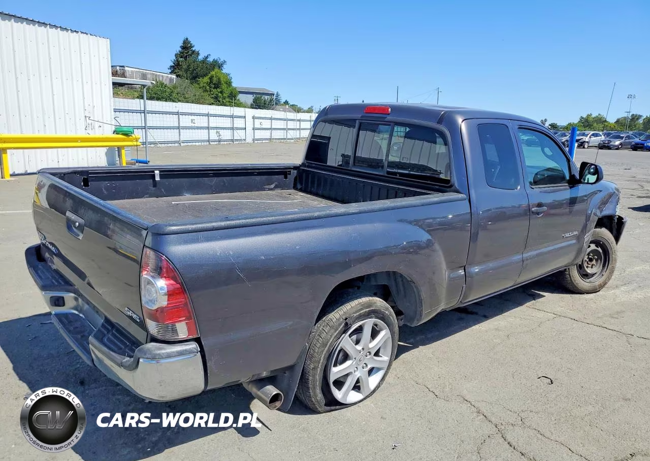 2013 Toyota Tacoma Access Cab VIN:5TFTX4CN8DX030898 - 3