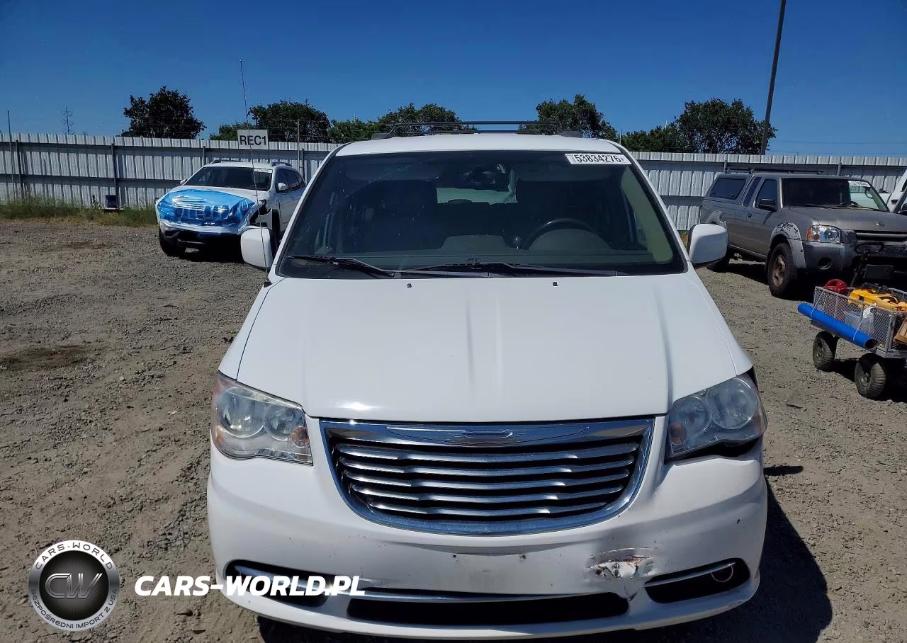 2015 Chrysler Town & Country Touring VIN:2C4RC1BG8FR626537 - 5