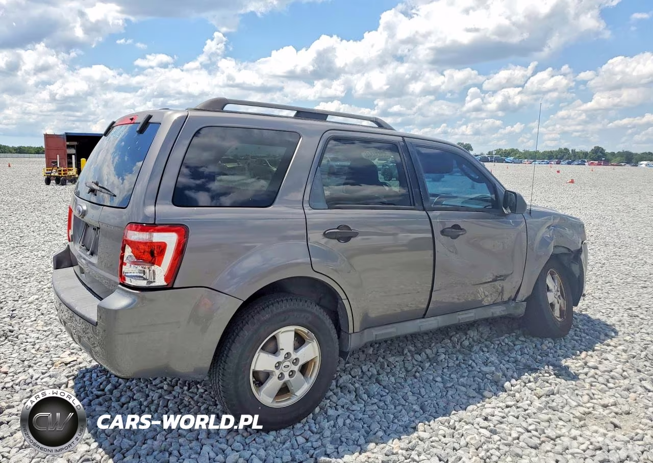 2011 Ford Escape Xlt VIN:1FMCU0D72BKA55707 - 3