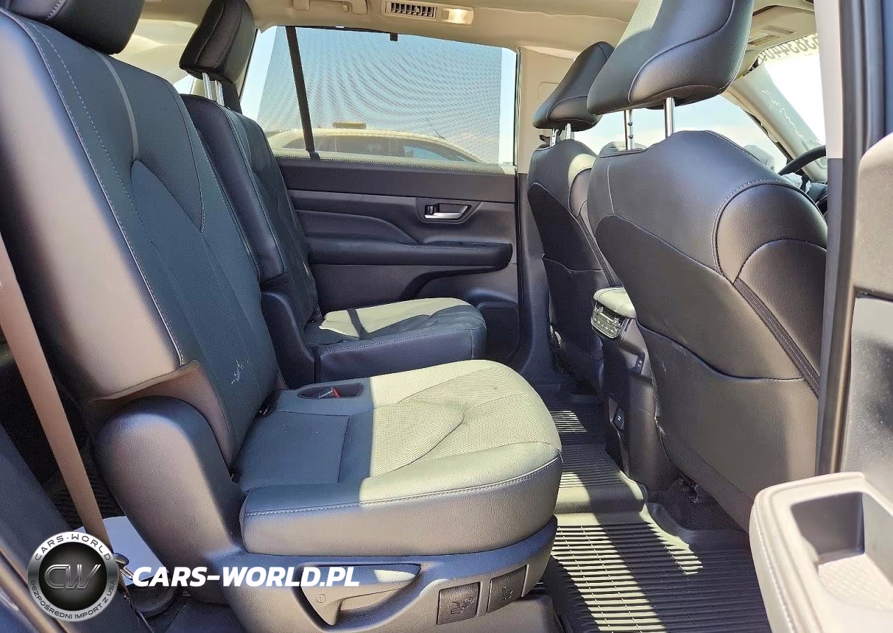 2026 Toyota Grand Highlander Platinum VIN:5TDAAAB53TS120456 - 11