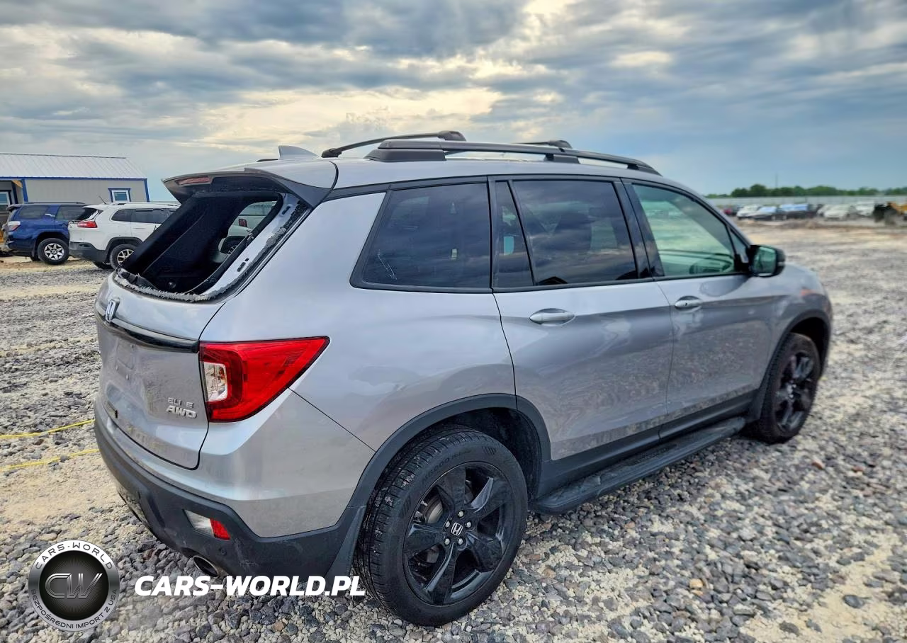 2020 Honda Passport Elite VIN:5FNYF8H02LB006621 - 3