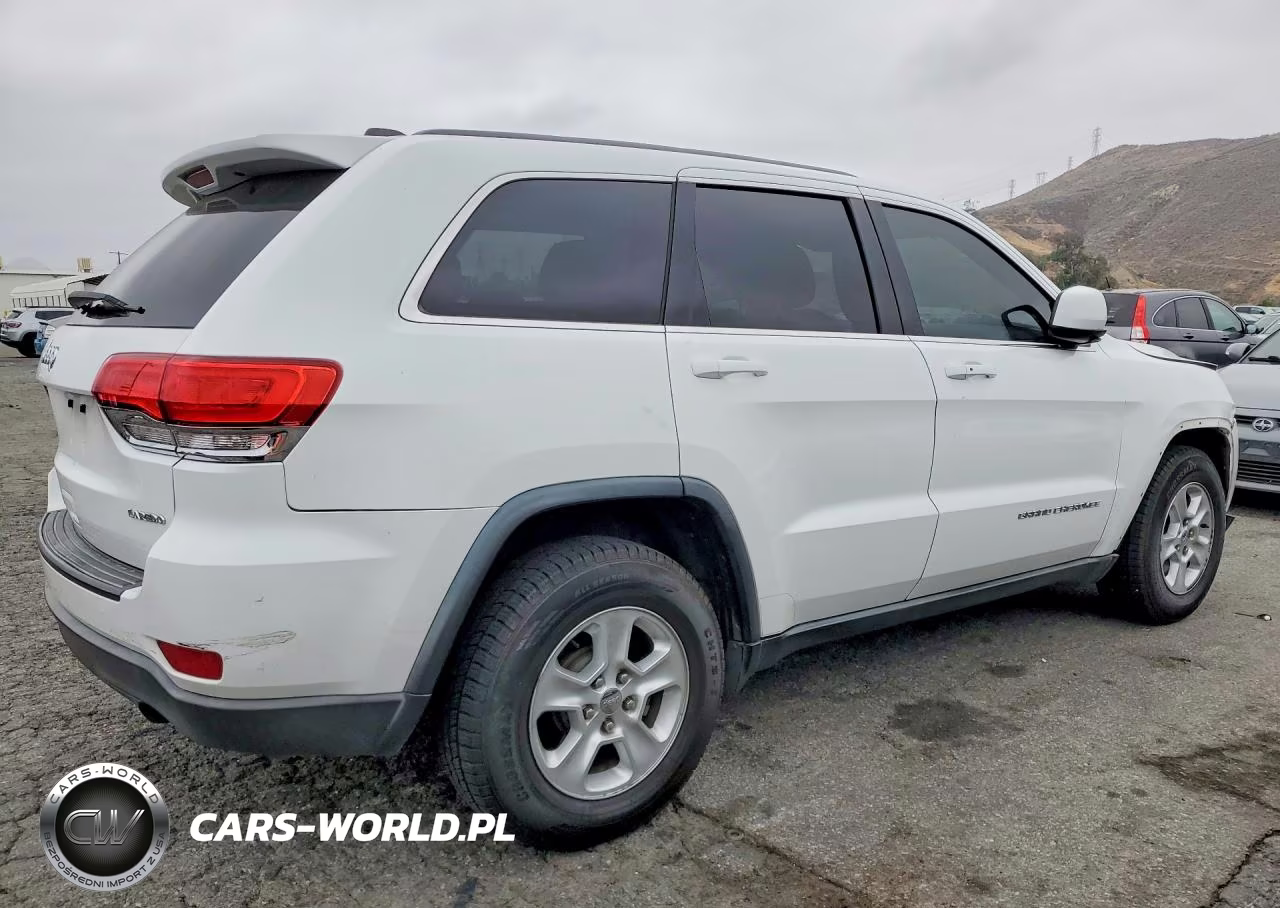2016 Jeep Grand Cherokee Laredo VIN:1C4RJEAG7GC382467 - 3