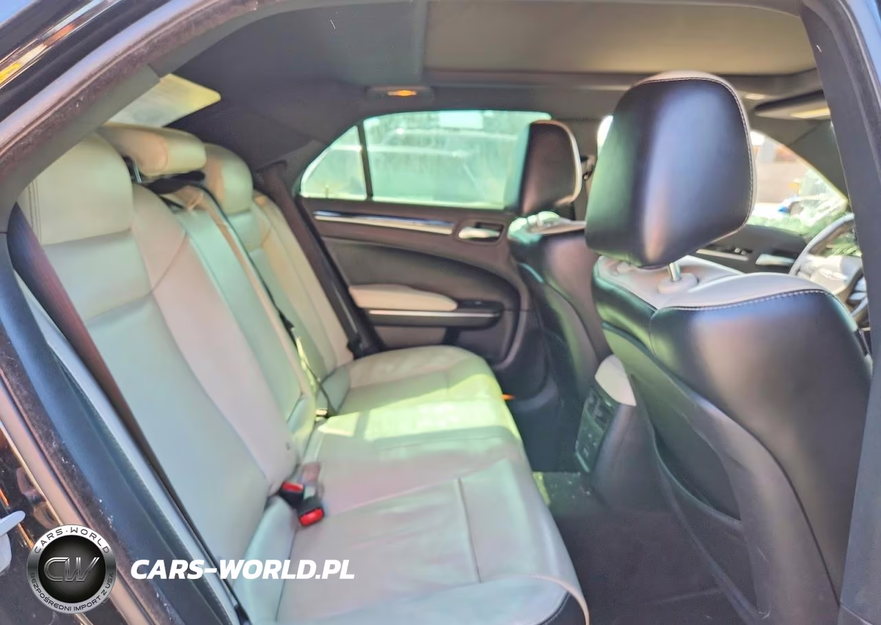 2017 Chrysler 300 S VIN:2C3CCABG7HH512080 - 10