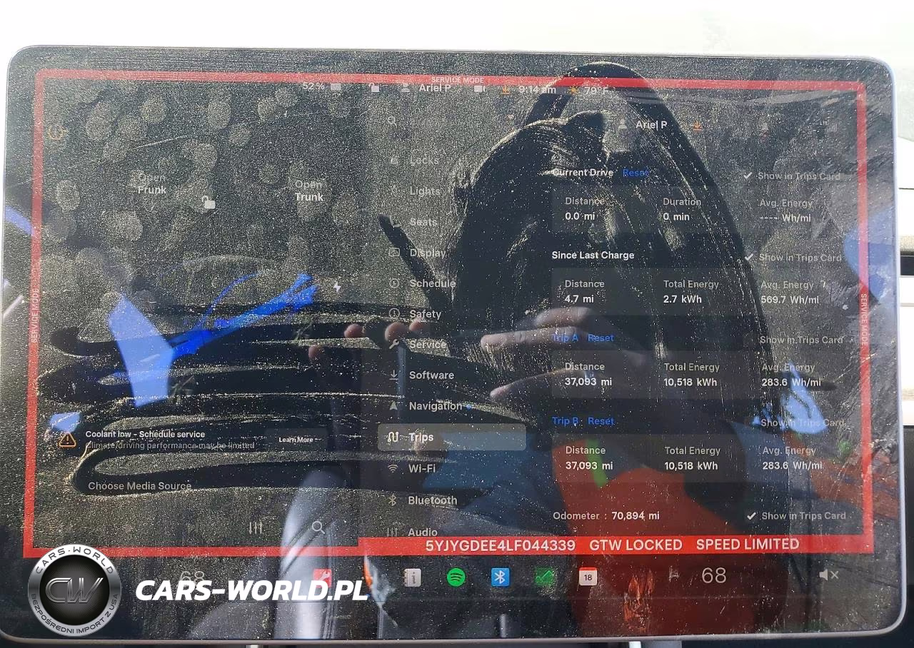 2020 Tesla Model Y VIN:5YJYGDEE4LF044339 - 9