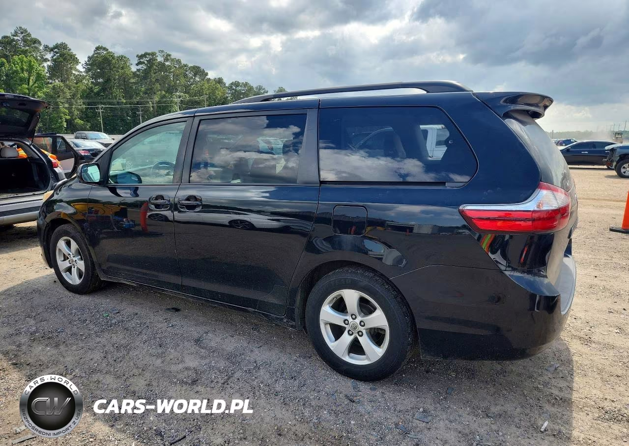 2017 Toyota Sienna Le VIN:5TDKZ3DC0HS835917 - 2