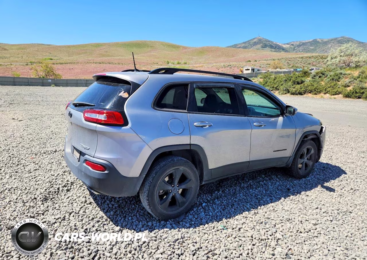 2016 Jeep Cherokee Latitude VIN:1C4PJMCS9GW191540 - 3