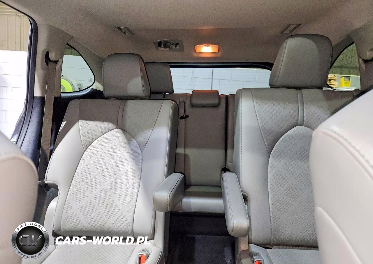 2021 Toyota Highlander Hybrid Platinum VIN:5TDEBRCH7MS050712 - 10