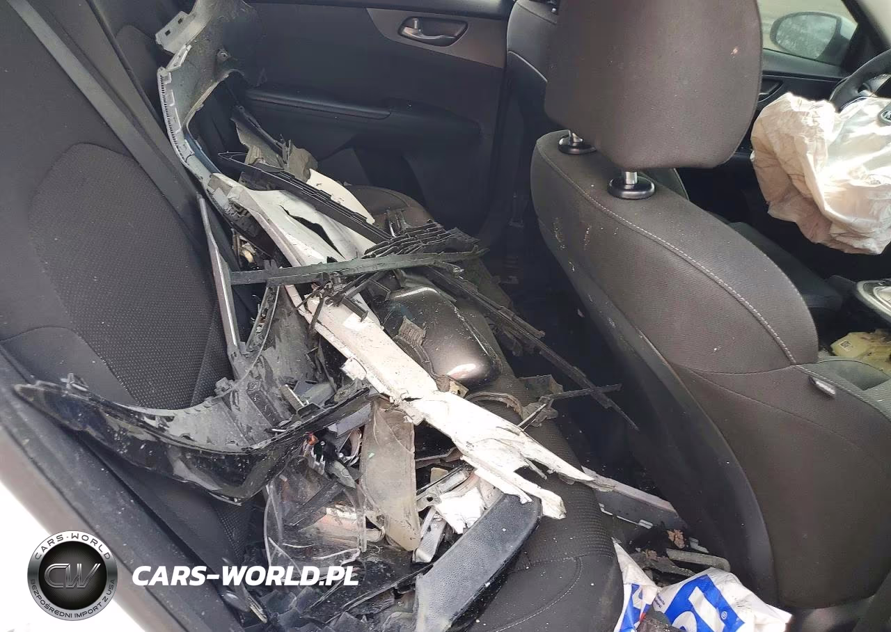 2021 Kia Forte Lxs VIN:3KPF24AD6ME266780 - 10