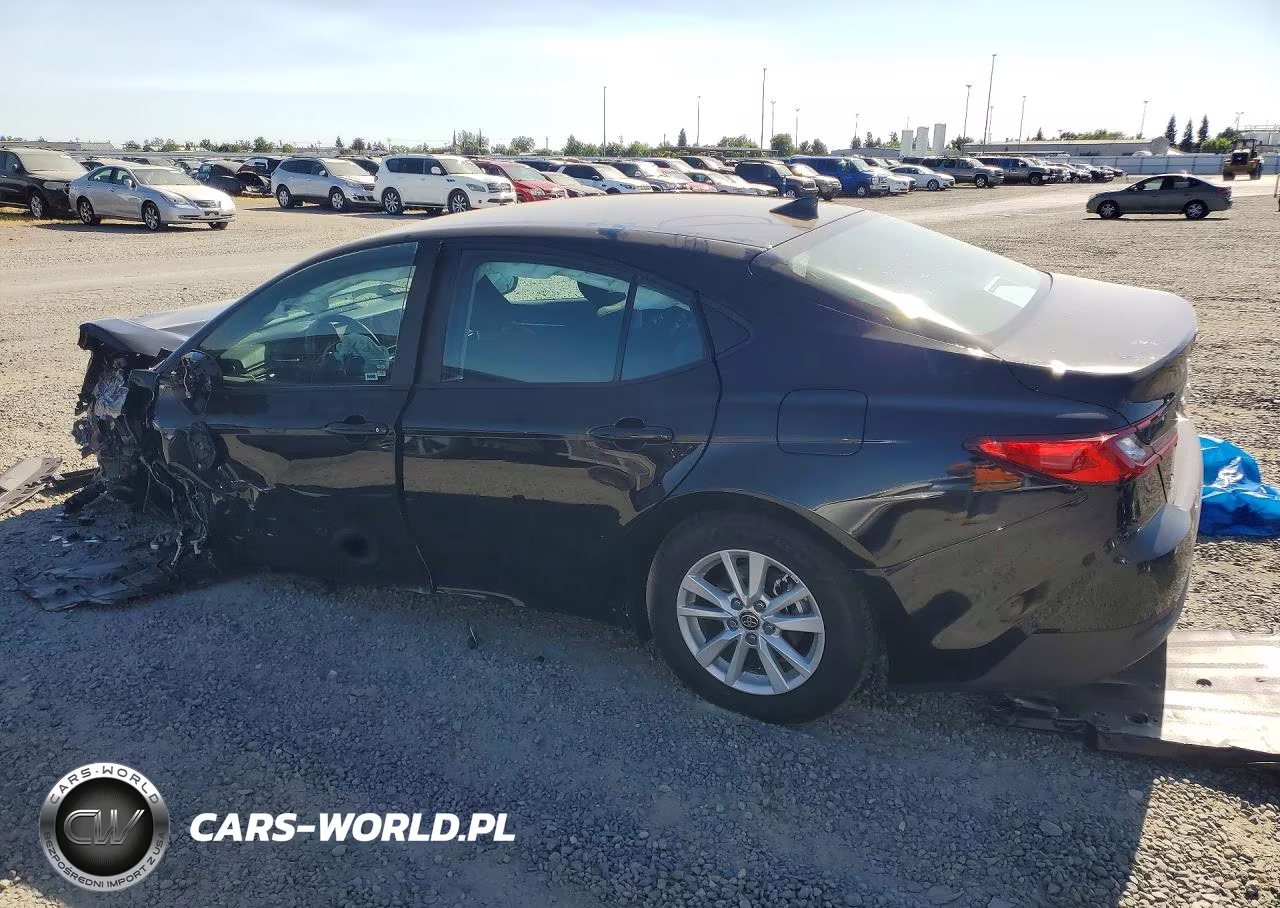 2026 Toyota Camry Le VIN:4T1DAACK1TU270266 - 2