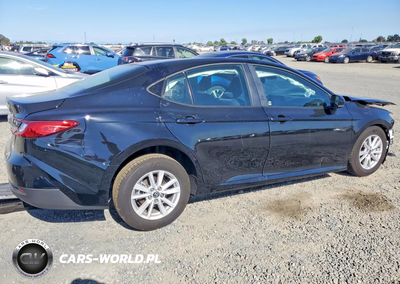 2026 Toyota Camry Le VIN:4T1DAACK1TU270266 - 3