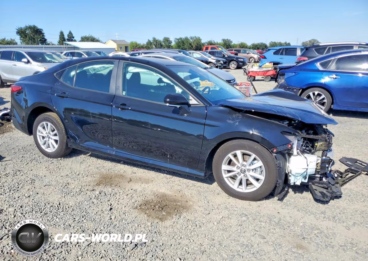 2026 Toyota Camry Le VIN:4T1DAACK1TU270266 - 4