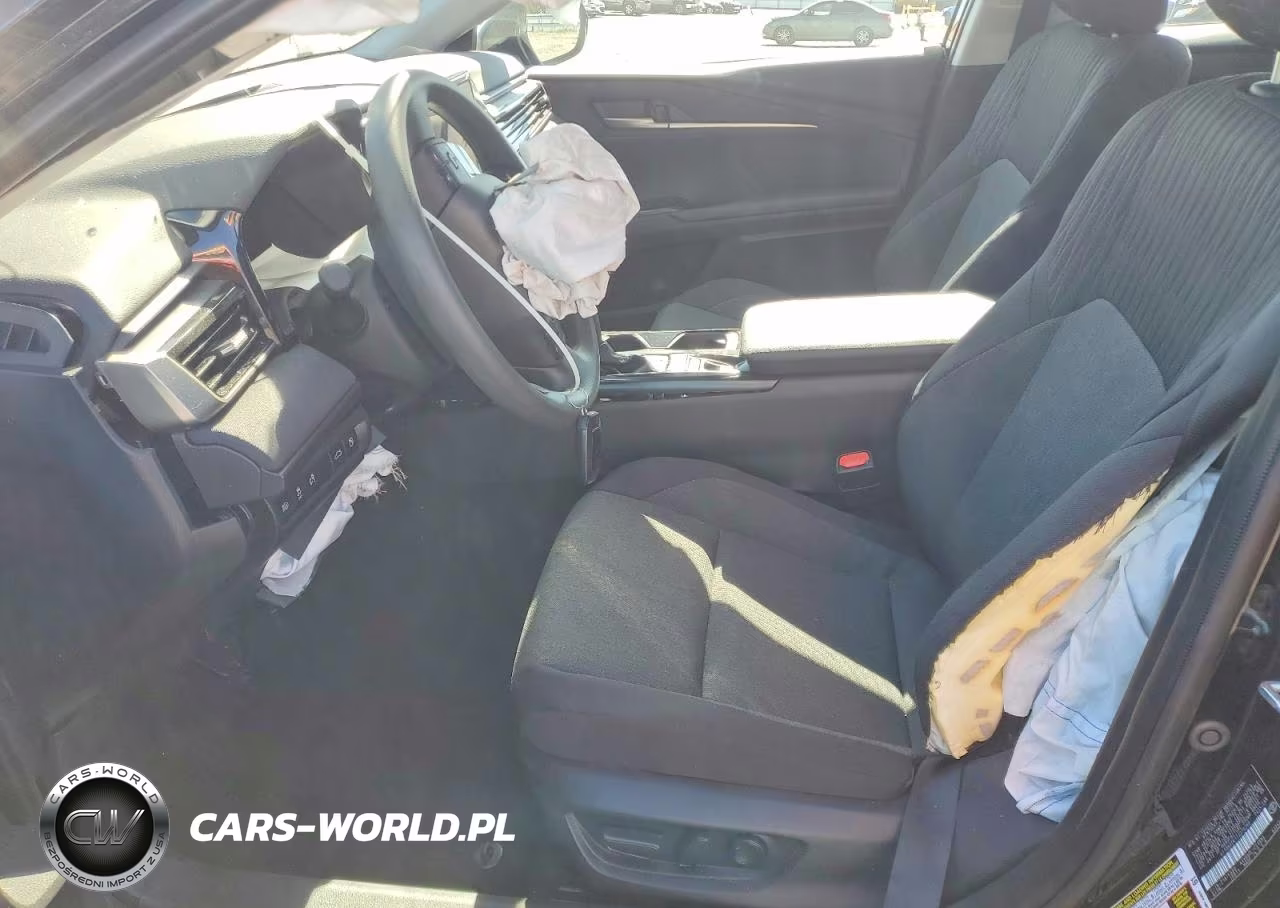 2026 Toyota Camry Le VIN:4T1DAACK1TU270266 - 7