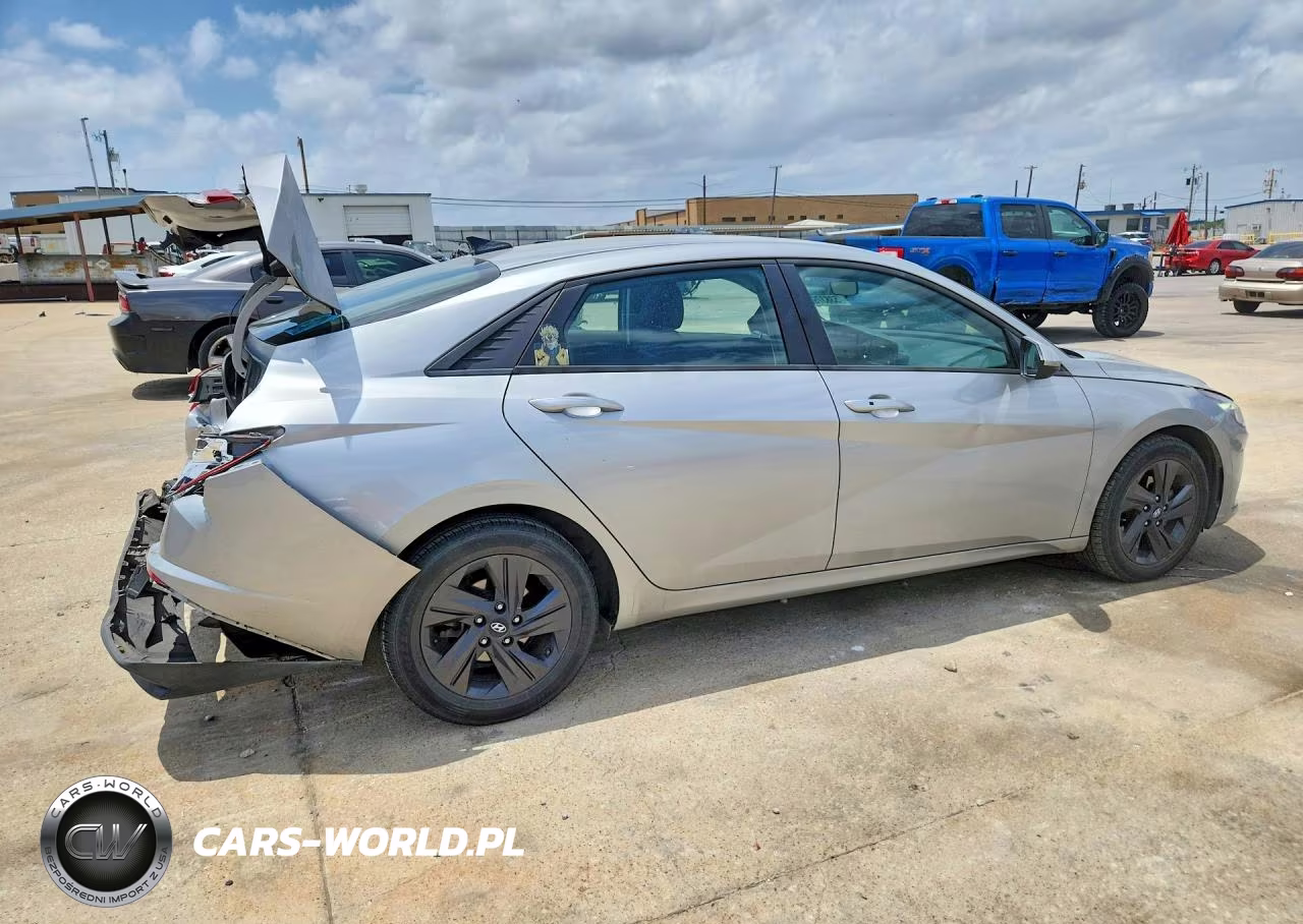 2025 Hyundai Elantra Sel VIN:5NPLS4AG3NH056325 - 3