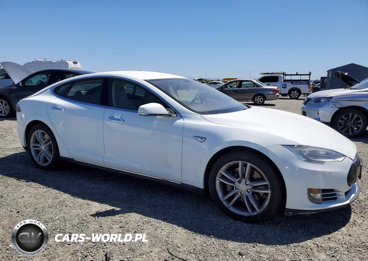 2014 Tesla Model S VIN:5YJSA1S16EFP49380 - 4