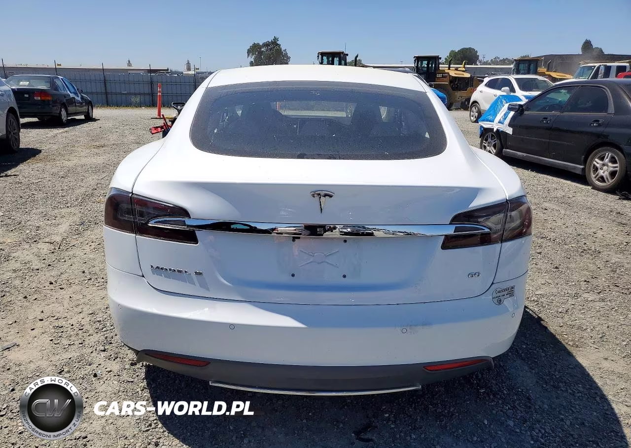 2014 Tesla Model S VIN:5YJSA1S16EFP49380 - 6