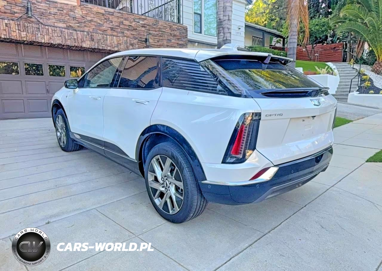 2025 Cadillac Optiq Luxury VIN:3GYK3BMR3SS224163 - 3
