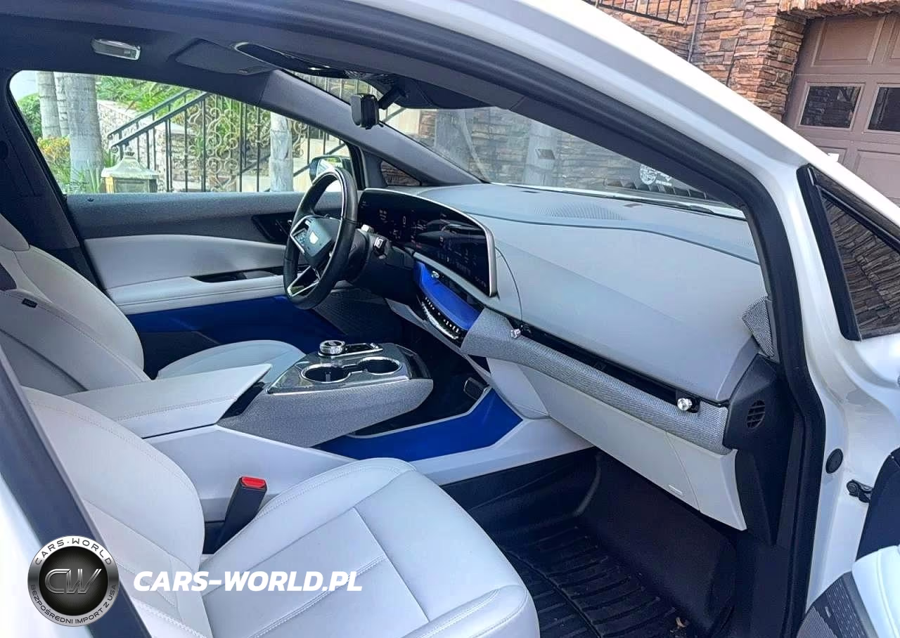 2025 Cadillac Optiq Luxury VIN:3GYK3BMR3SS224163 - 5