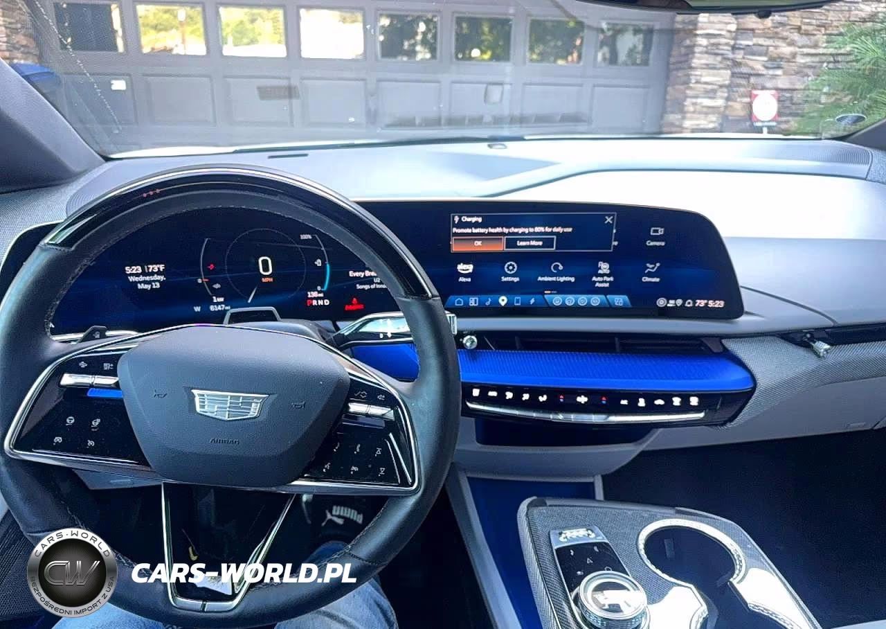 2025 Cadillac Optiq Luxury VIN:3GYK3BMR3SS224163 - 9