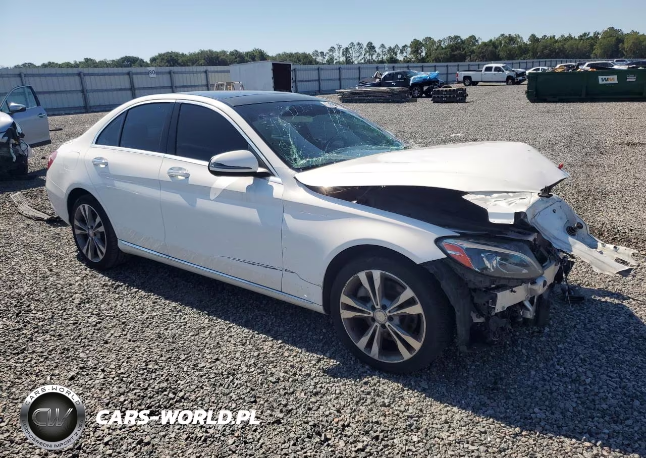 2017 Mercedes-Benz C 300 4Matic VIN:55SWF4KB7HU182984 - 4