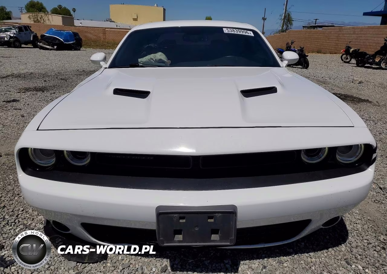 2018 Dodge Challenger Sxt VIN:2C3CDZAG8JH171307 - 5