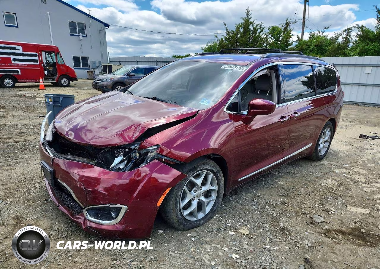 2017 Chrysler Pacifica Touring L – zdjęcie 1 z 13