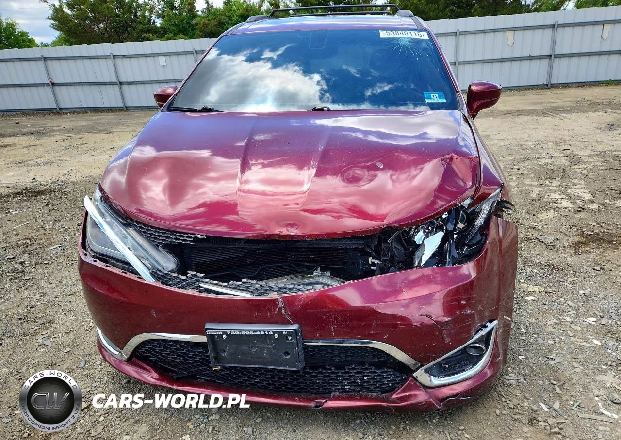 2017 Chrysler Pacifica Touring L VIN:2C4RC1BG1HR510857 - 5