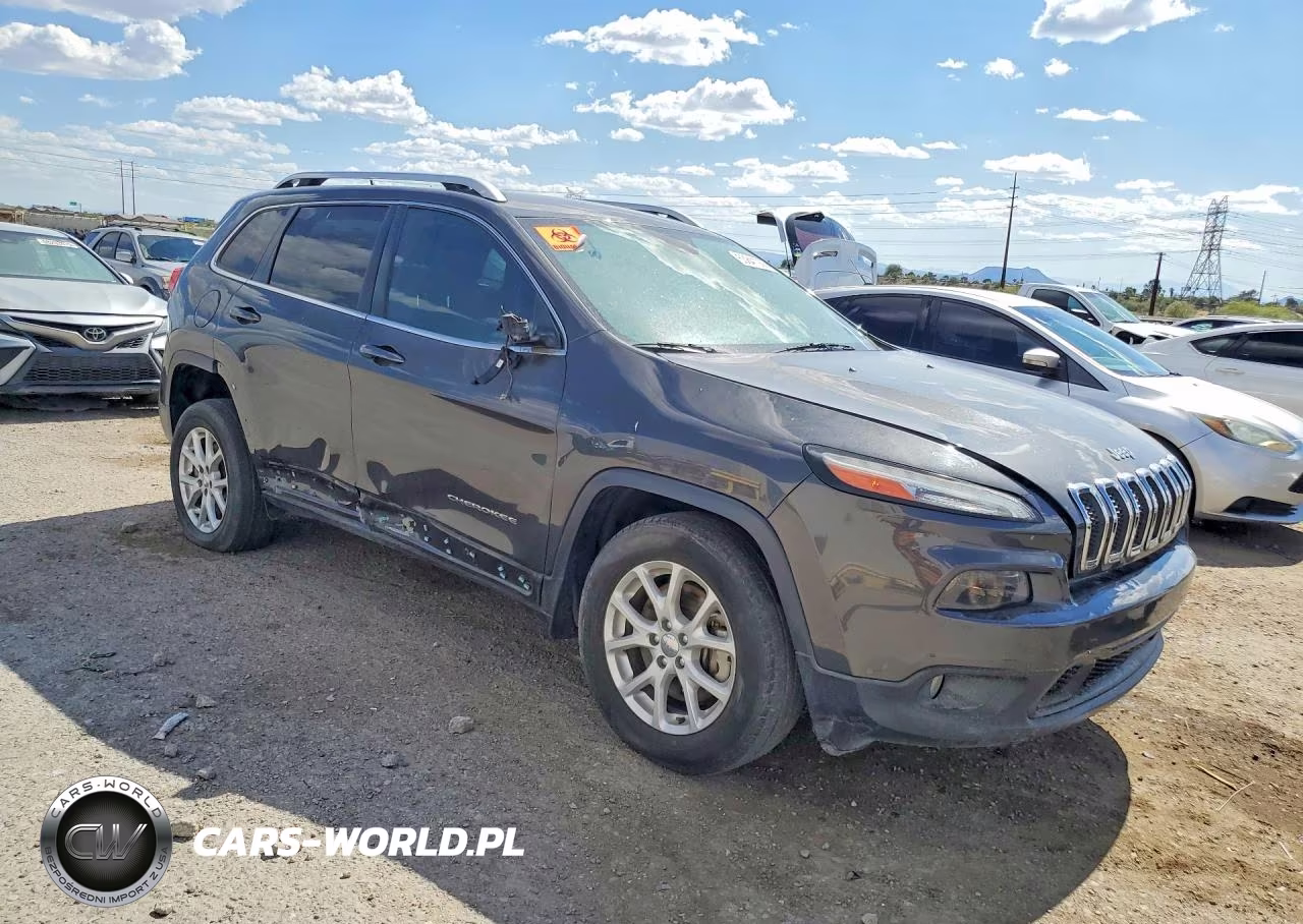 2015 Jeep Cherokee Latitude VIN:1C4PJMCB0FW758331 - 4