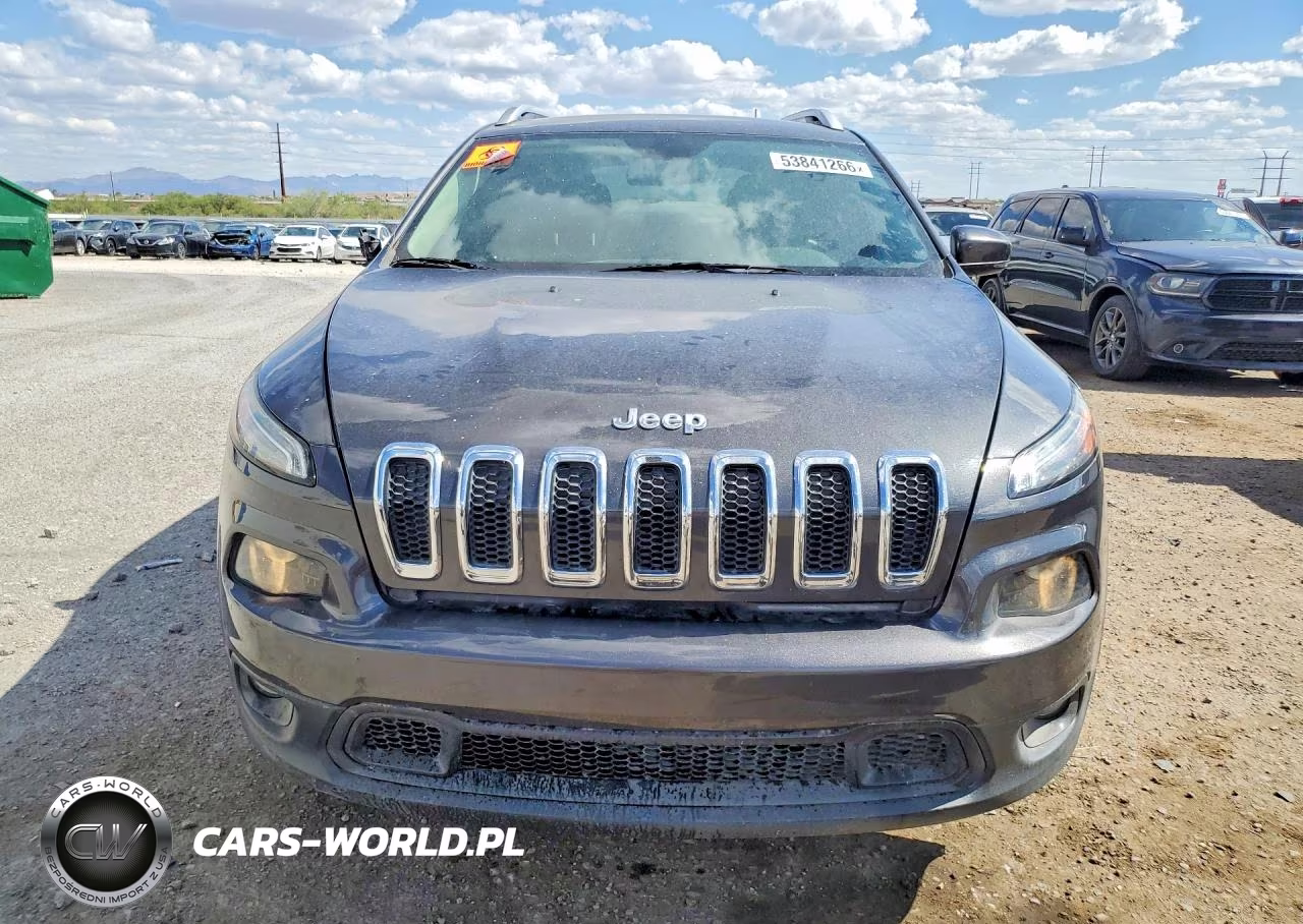 2015 Jeep Cherokee Latitude VIN:1C4PJMCB0FW758331 - 5