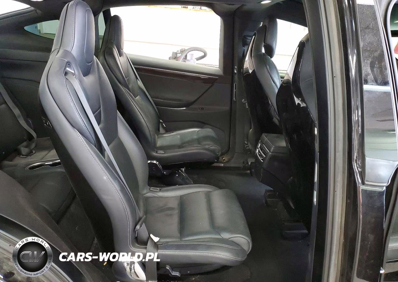 2016 Tesla Model X VIN:5YJXCBE20GF008395 - 11