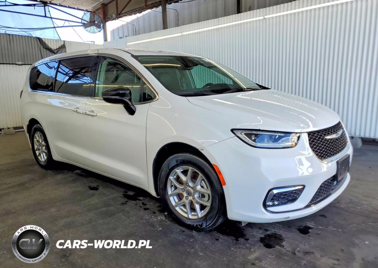 2024 Chrysler Pacifica Touring L VIN:2C4RC1BG2RR176095 - 4