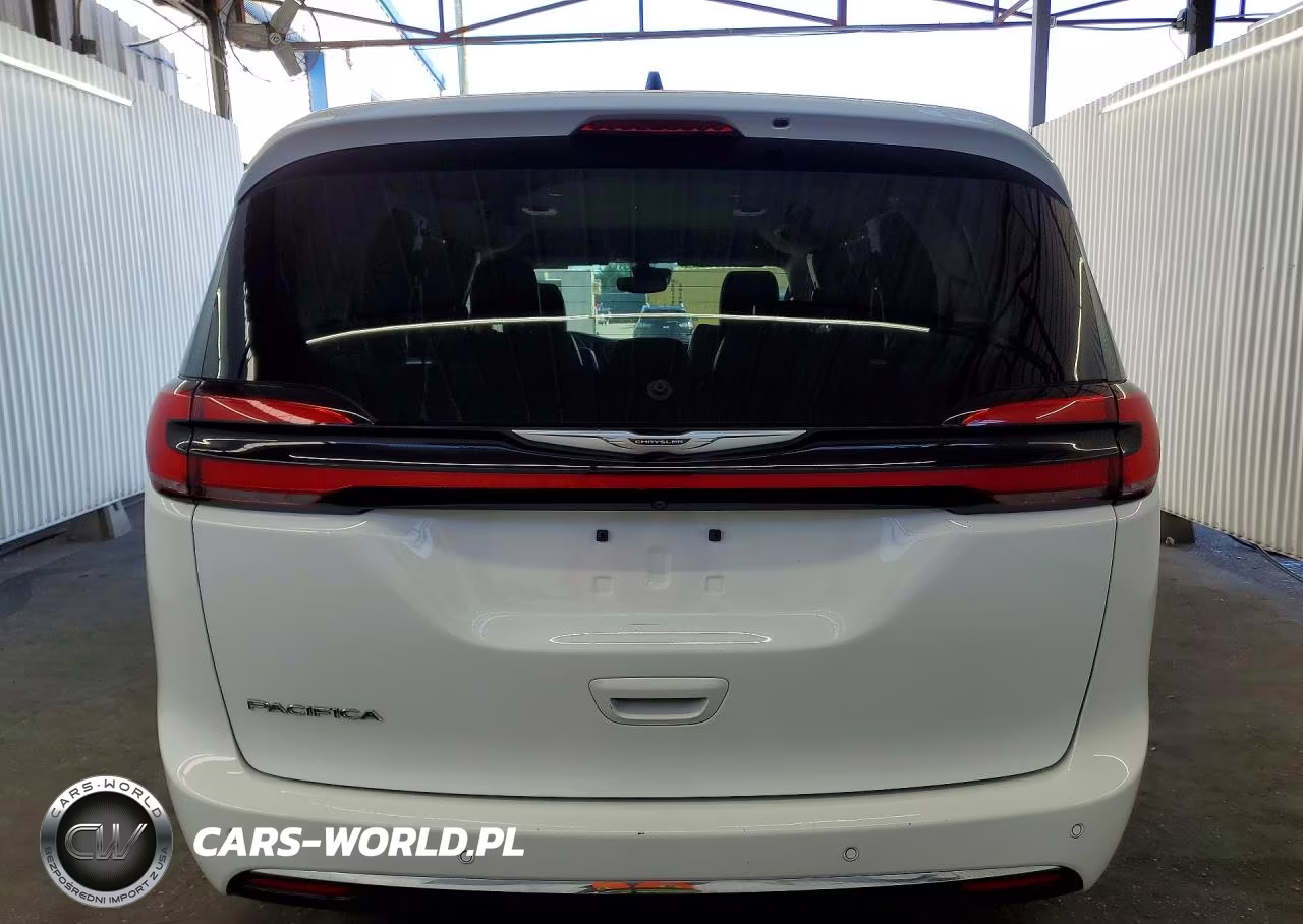 2024 Chrysler Pacifica Touring L VIN:2C4RC1BG2RR176095 - 6