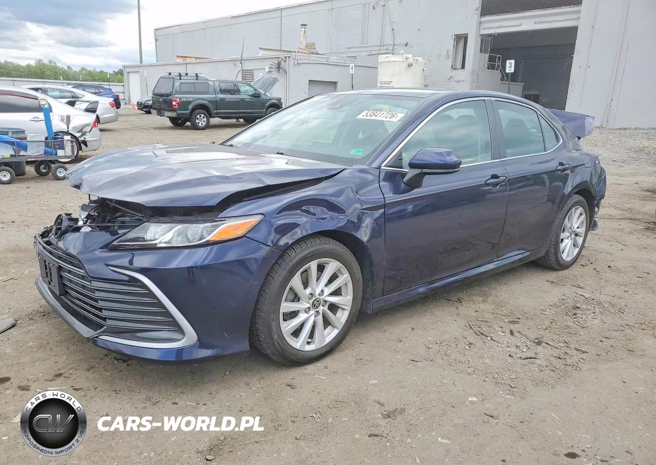 2021 Toyota Camry Le – zdjęcie 1 z 12