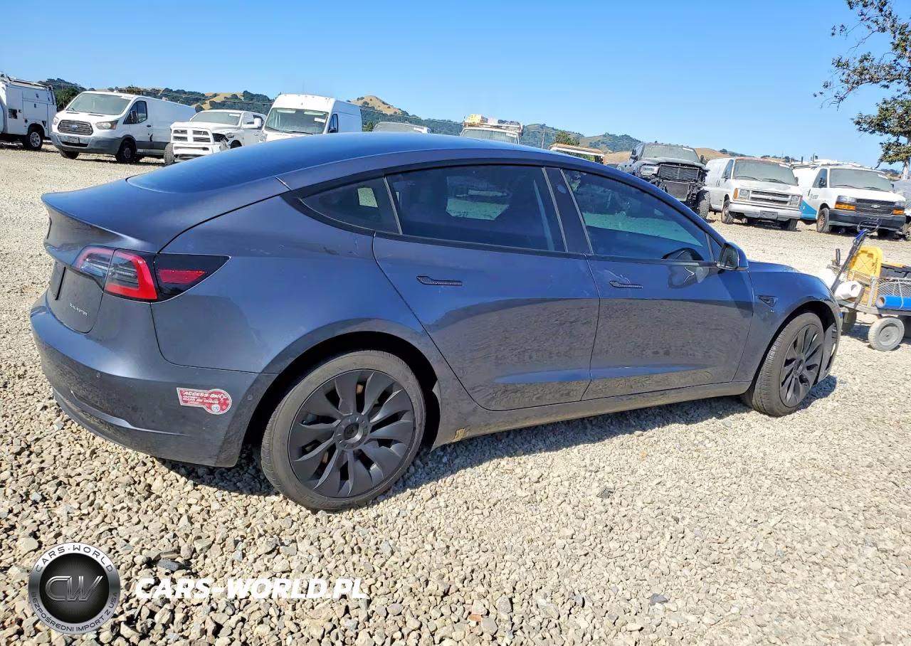 2022 Tesla Model 3 VIN:5YJ3E1EB3NF299393 - 3