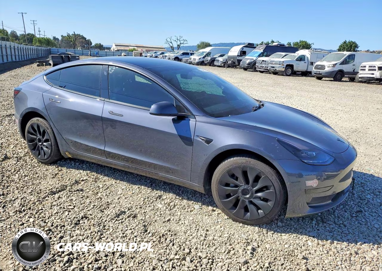 2022 Tesla Model 3 VIN:5YJ3E1EB3NF299393 - 4