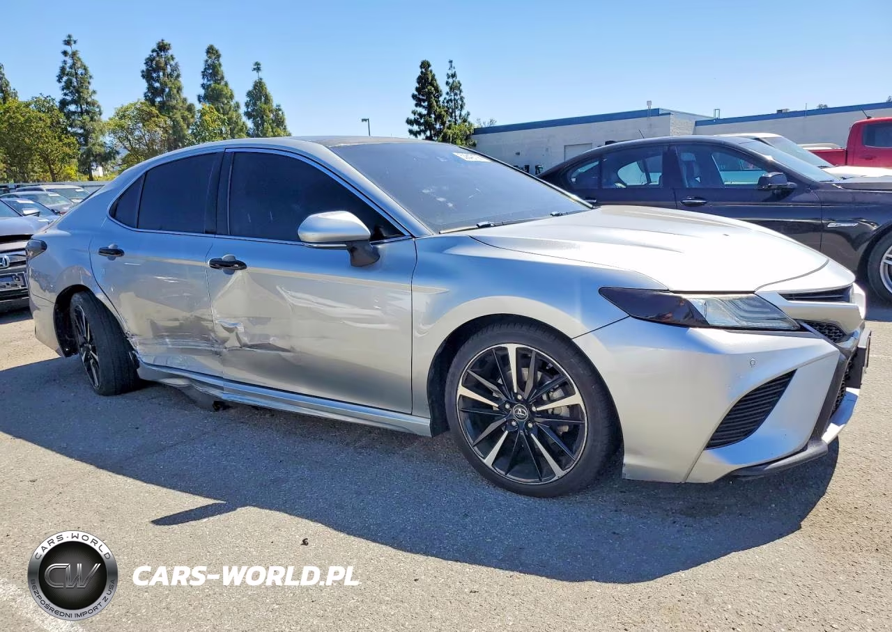 2018 Toyota Camry Xse V6 VIN:4T1BZ1HK0JU010625 - 4