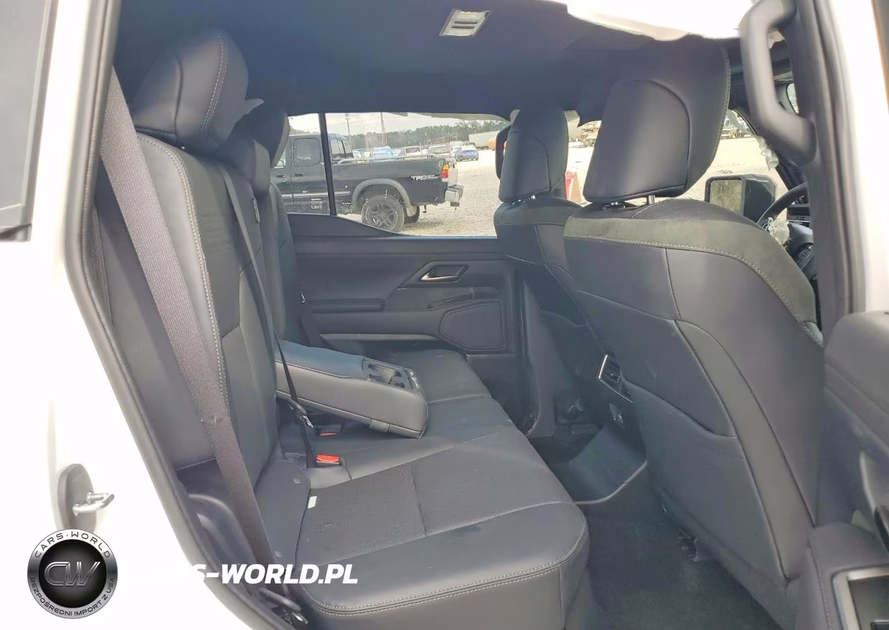 2025 Lexus Gx 550 Overtrail VIN:JTJTBCDX3S5066707 - 11